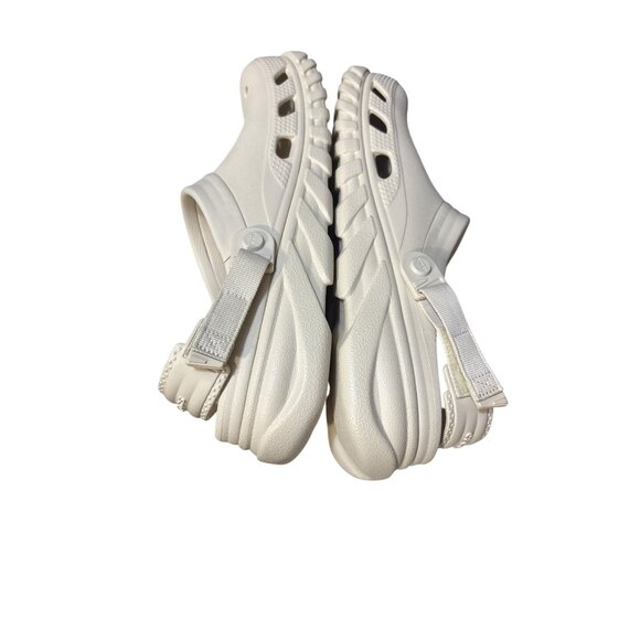 Classic Crocs All-Terrain Clogs In Beige Size M17 Lightweight Comfortable Casual - Picture 8 of 10